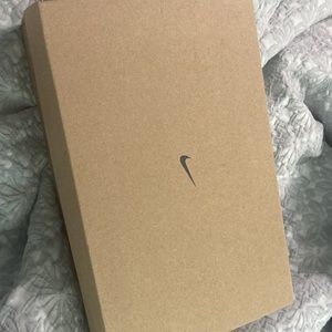 SOLD👏🏻👏🏻👏🏻Size 5.5 - Nike Air Humara x Jacquemus Light Bone 2022